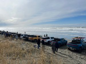 웨스트포트, 워싱턴 해변에서 열린 에메랄드 시티 리비안 클럽 모임