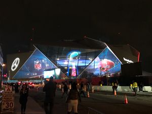 메르세데스-벤츠 스타디움은 슈퍼볼 LIII를 위해 장식되었다. 조지아주 애틀랜타