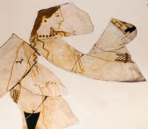 문신한 팔을 가진 트라키아 여성이 오르페우스를 죽이는 모습을 그린 그리스 화병 그림, 기원전 470년경