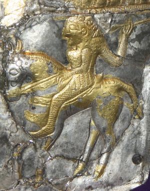 게타이족 기마병이 그려진 아기기올 은제 투구, 기원전 4세기