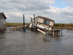 넘어져 물에 잠긴 집, 테르본 교구, 루이지애나.