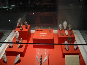 템플로 마요르 박물관에 전시된 부싯돌 칼날.