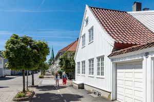 크리스티안산 구시가지 포세벤은 북유럽에서 가장 긴 연립 목조 건물군이다.