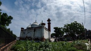 구르가온의 알리와르디 모스크는 18세기에 지어졌다.