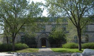 서스캐처원 대학교 인류학 및 고고학 건물 입구