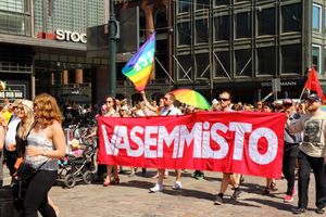 2016년 헬싱키 프라이드에서 좌파동맹 당원들
