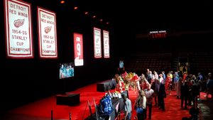 조 루이스 아레나에 안치된 하우