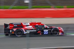 2017년 유럽 르망 시리즈 실버스톤 4시간 레이스에서 경쟁하는 바르테즈