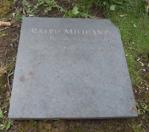 하이게이트 묘지에 있는 밀리밴드의 무덤