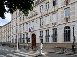 프티 리세}}, 현재 리세 몽테뉴