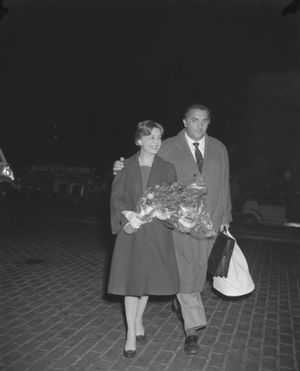 펠리니와 마시나, 스키폴, 1958년