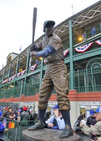 미국 시카고 리글리 필드 어니 뱅크스 동상