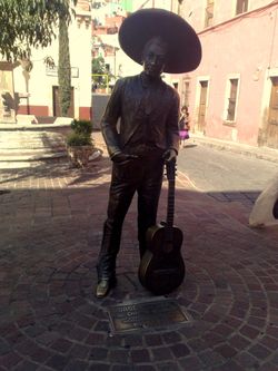 호르헤 네그레테는 차로 영화 장르를 만드는 데 기여했다. 네그레테는 멕시코 배우 협회의 창립자 중 한 명이자 가장 중요한 지도자였다.