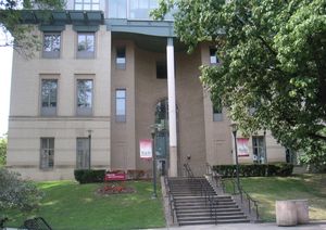 포스너 홀, 이전 테퍼 경영대학원의 건물