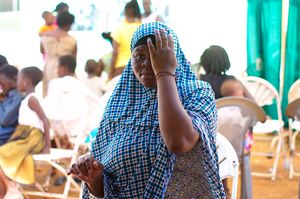 가나에서 손과 눈 검사(2018)