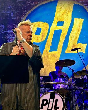 2023년 맨체스터 O2 리츠에서 PiL과 함께 공연하는 라이든