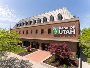 유타 은행(Bank of Utah)은 1952년 오그던에서 설립되었으며 오그던에 본사를 두고 있다