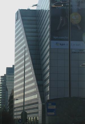 로테르담의 빌렘스베르프 빌딩. 영화의 클라이맥스 스턴트 장면이 촬영된 곳이다.