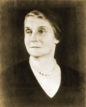 캐롤라인 뱀버거 풀드