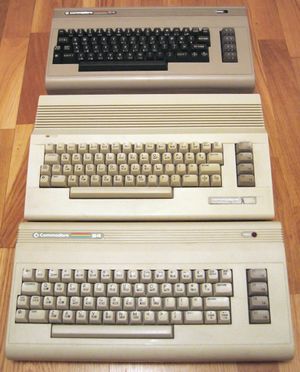세 가지 케이스 스타일: C64(위, 1982), C64C(1986, 중간) 및 C64G(1987, 아래).
