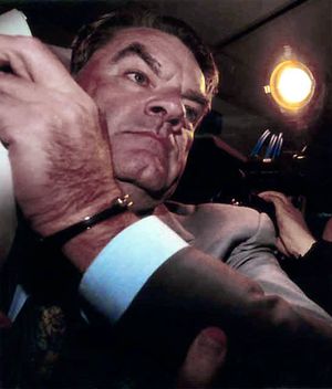 데이비드 어빙, 1992년 캐나다에서 추방되는 모습