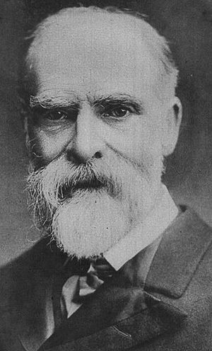 제임스 브라이스(Lord Bryce)는 1915년 독일의 벨기에 민간인에 대한 만행을 기록하기 위한 위원회를 이끌었다.