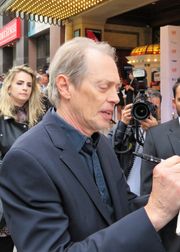 제42회 토론토 국제 영화제에 참석한 스티브 부세미