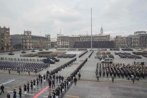 멕시코 독립 전쟁 205주년을 기념하는 군사 퍼레이드