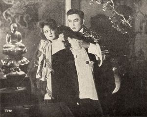 영화 『치트』(1915년)에서의 하야카와 셋슈의 억제된 연기는 비평가들로부터 칭찬을 받았고, 프랑스에서도 영화 배우의 원형으로 높이 평가되었다.