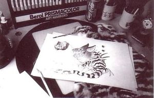 스티치의 창작자인 크리스 샌더스가 1985년에 그린 컨셉 스케치