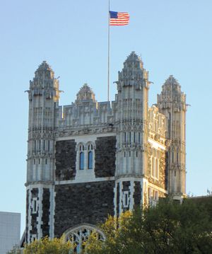 셰퍼드 홀 타워, 해밀턴 하이츠에서 바라본 모습