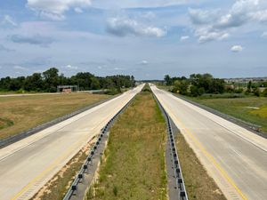 미들타운의 DE 299 인터체인지에서 북쪽으로 향하는 US 301