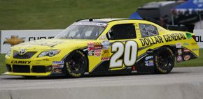 브라이언 비커스의 2013년 네이션와이드 시리즈 차량, 로드 아메리카