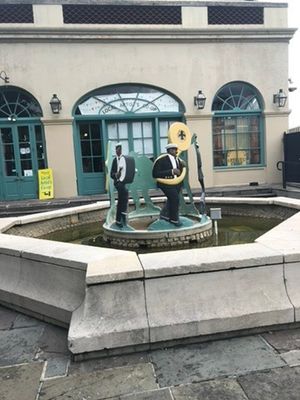 프렌치 쿼터의 악기 연주자 분수, 2022년 9월