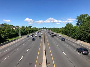 스태튼아일랜드 클로브 로드 고가도로에서 서쪽으로 바라본 I-278 (스태튼아일랜드 익스프레스웨이)