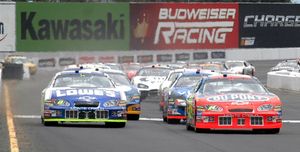 2005년 인피니온 레이스웨이(현재 소노마 레이스웨이)에서 그린 플래그가 내려졌다.