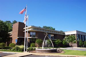 터스컬루사 공공 도서관 – 잭 워너 파크웨이 분관