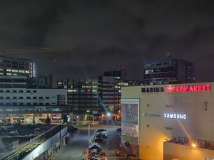밤에 바라본 2020년 아크라의 공항 도시