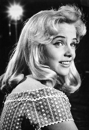 스탠리 큐브릭 감독이 촬영한 영화 롤리타(1962)의 수 라이언 초상화