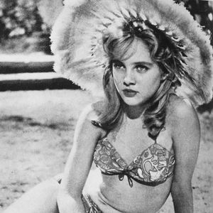 영화 롤리타에서 주인공 롤리타 역을 맡은 수 라이언