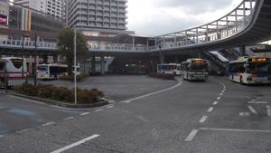 에비나역 동쪽 출구 버스 터미널