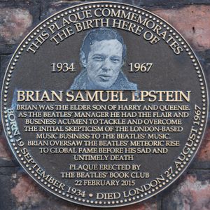 엡스타인의 출생지인 리버풀 로드니 스트리트 4번지의 기념패