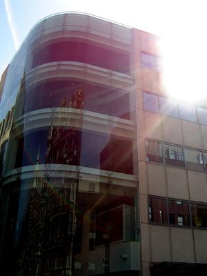 런던의 EMI 구 건물. 이 건물은 현재 워너 뮤직 UK 소유이다.