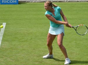 콘타베이트의 백핸드 스윙