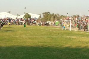 나샤트 아크람이 2013년 알 쇼르타에서 페널티킥을 하는 모습.