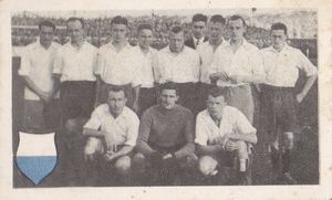 HFC 하를럼 1931-32년 선수단 (레이든, 판 림스데이크, 더 레이터, 람프, 하게나르, P. 용게넬, 판 데르 리, R. 용게넬, 맘스테커, 판 바스뱅크, 판 데르 묄렌)