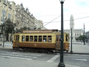 관광용으로 운행되는 포르투의 노면 전차