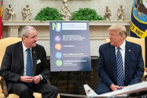 머피는 2020년 4월 대통령 도널드 트럼프와 만났다