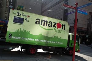 시애틀의 아마존 프레시 배달 트럭