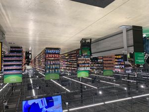 아마존 프레시 매장(일리노이주 네이퍼빌), 배경에 대시 카트